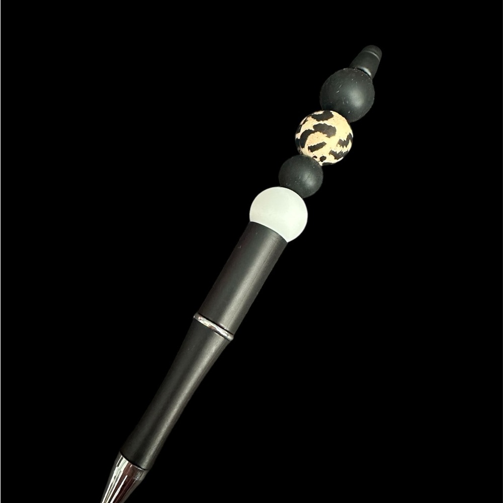 Cheetah print silicone bead pen